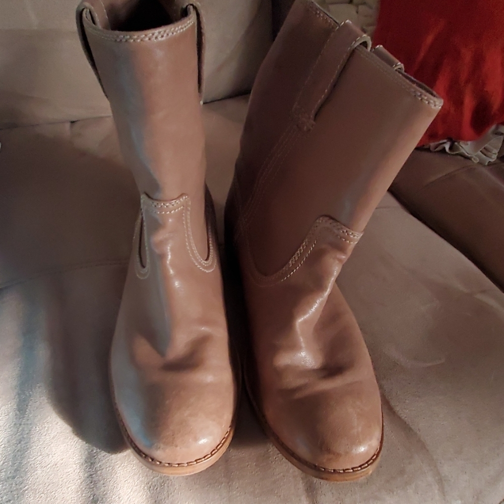 Goodd condition Frye boots